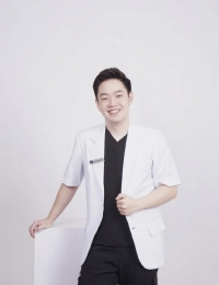 drg. Ricky Aditya Layarta drg. Ricky Aditya Layarta